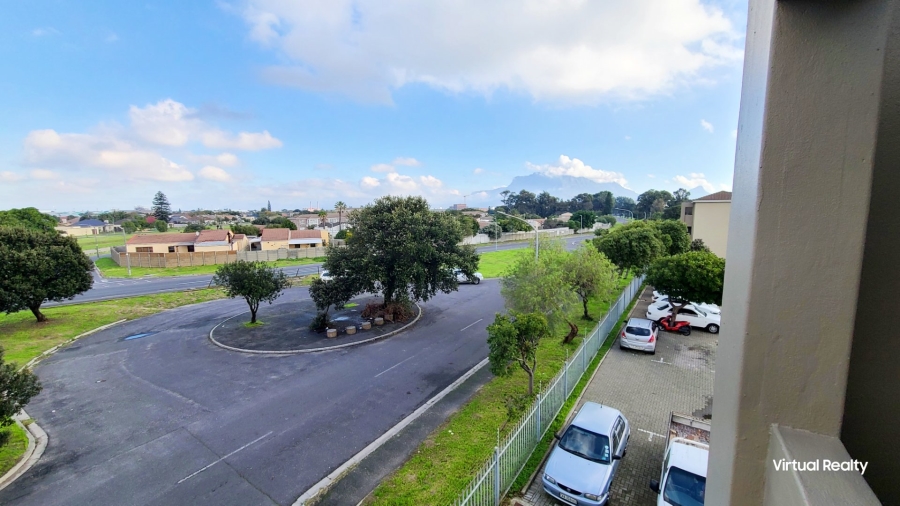 1 Bedroom Property for Sale in Thornton Western Cape